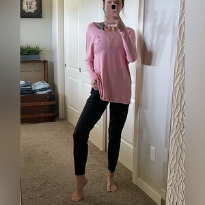 NWT VS Pink top 🔥